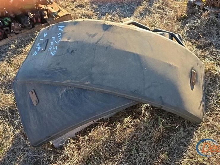 (2)-black-tractor-fenders-image-1