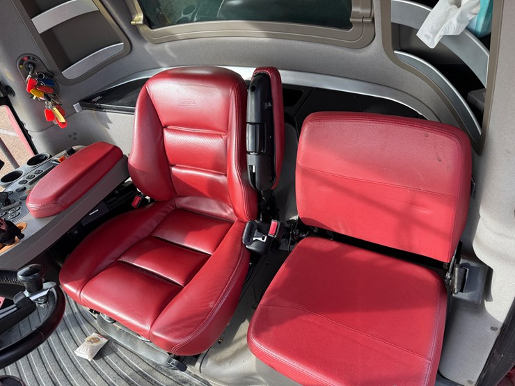 2015-case-ih-7240-image-44