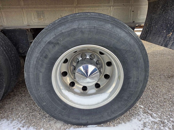 2010-east-genesis-34'x66"x96"-aluminum-frameless-dump-trailer-image-22