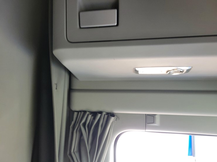 2020-kenworth-t680-image-32