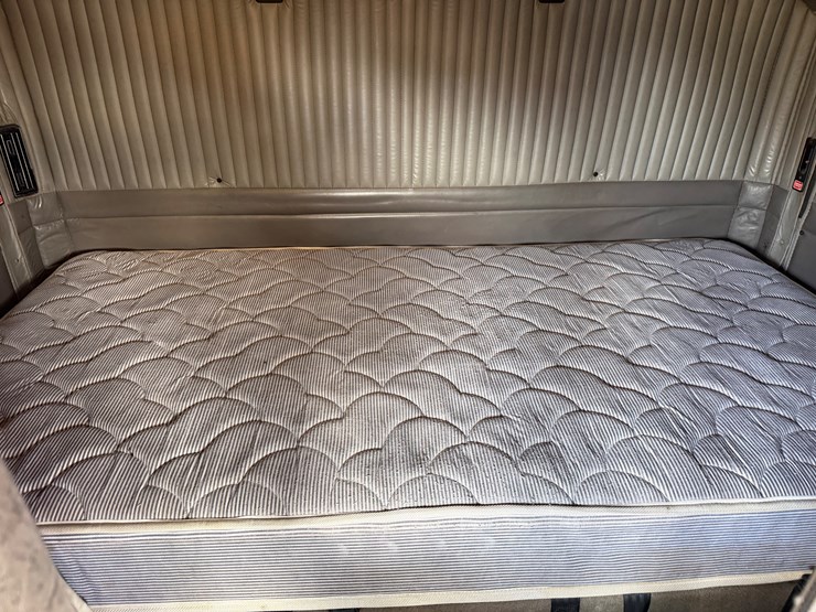 2007-kenworth-t600-image-12