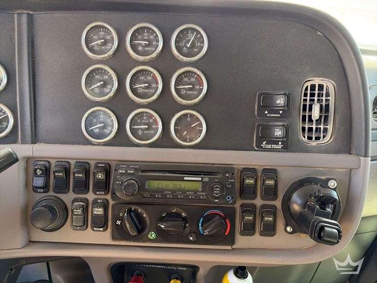 2012-peterbilt-386-image-17