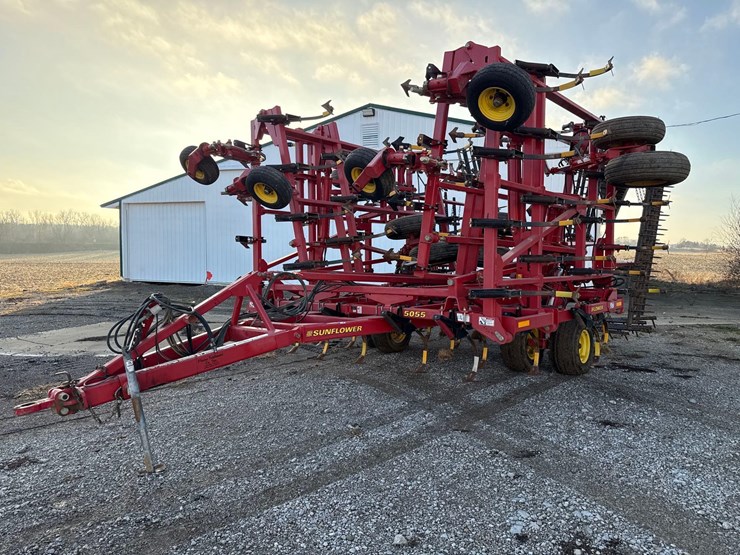 sunflower-44’-cultivator-image-1