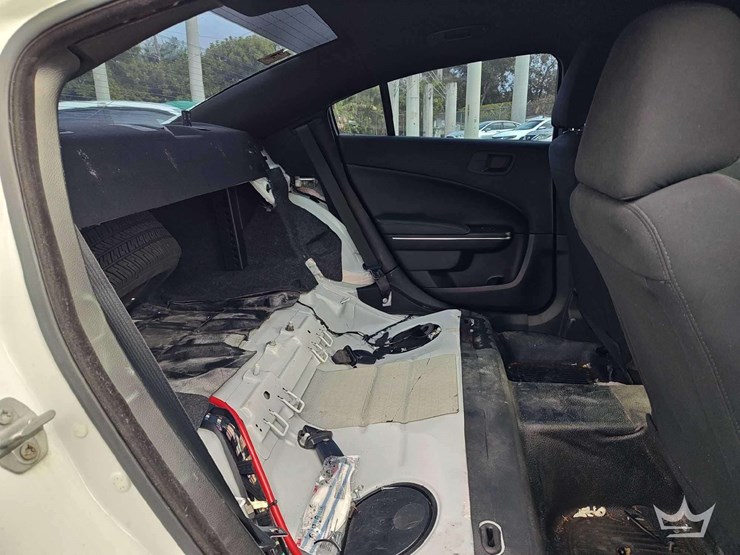 2017-dodge-charger-sedan-image-36