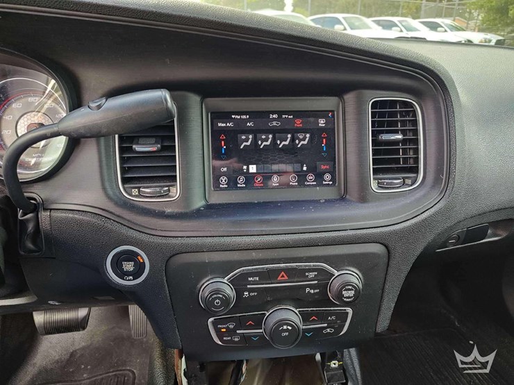 2018-dodge-charger-sedan-image-35