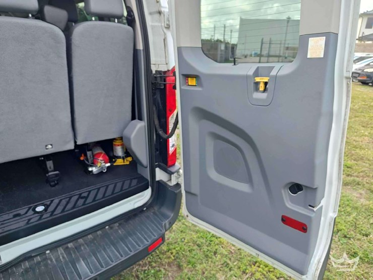 2018-ford-transit-image-25