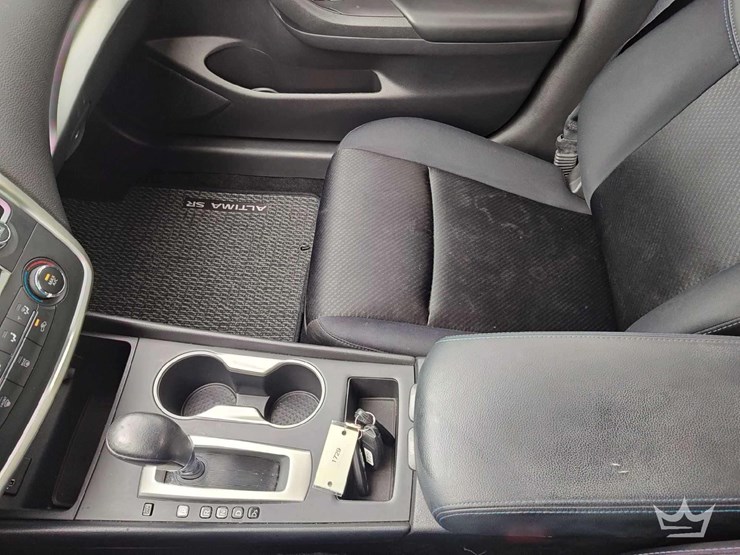 2017-nissan-altima-sedan-image-21