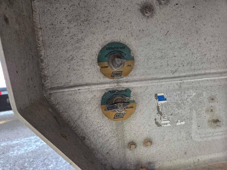 2010-east-genesis-34'x66"x96"-aluminum-frameless-dump-trailer-image-6