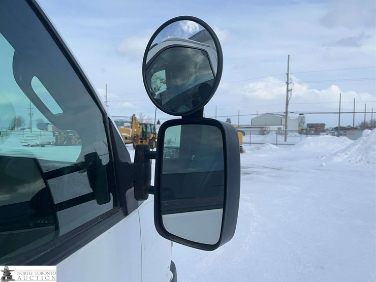 2016-chevrolet-express-s/a-ambulance-image-40