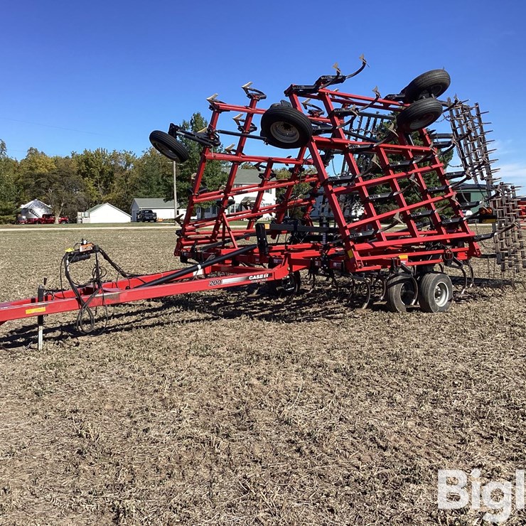 2011 CASE IH 200