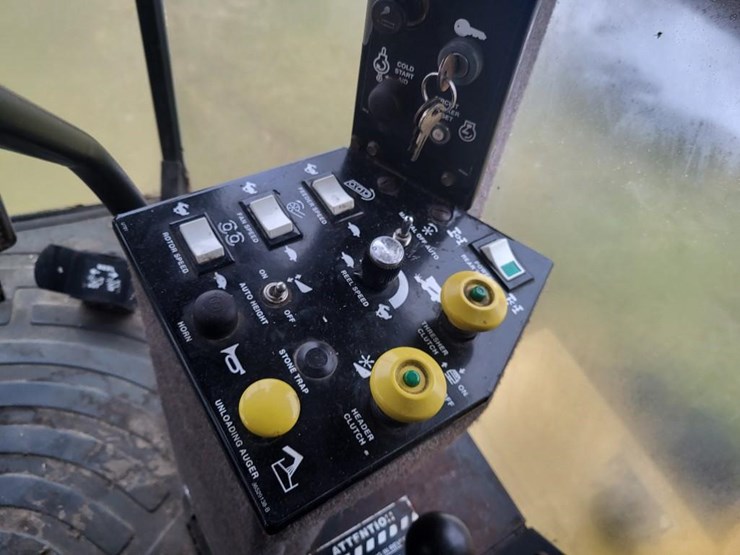 new-holland-tr88-image-61