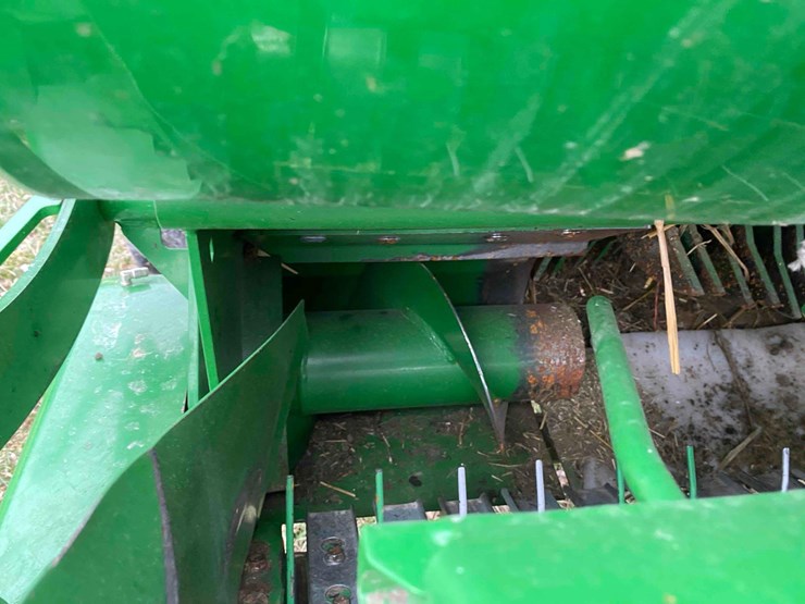 mchale-750-v6-round-baler,-image-11