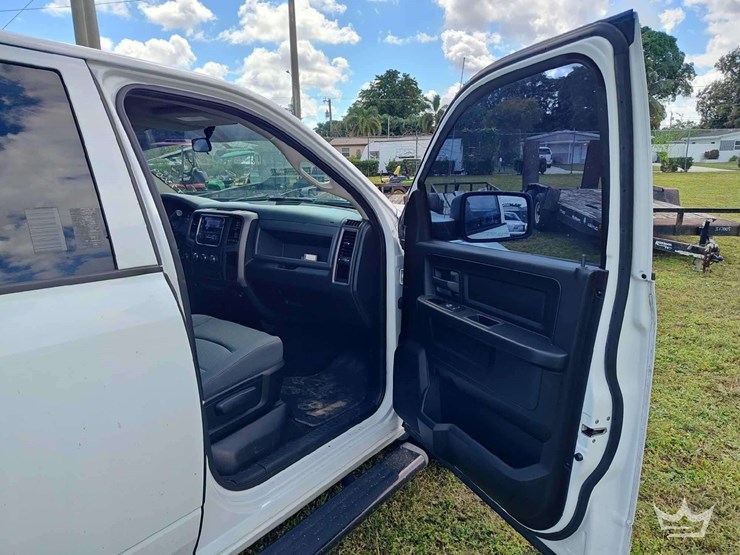 2013-dodge-ram-1500-image-23