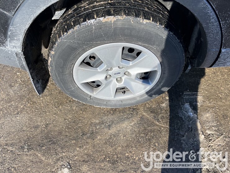 2013-ford-explorer-image-10