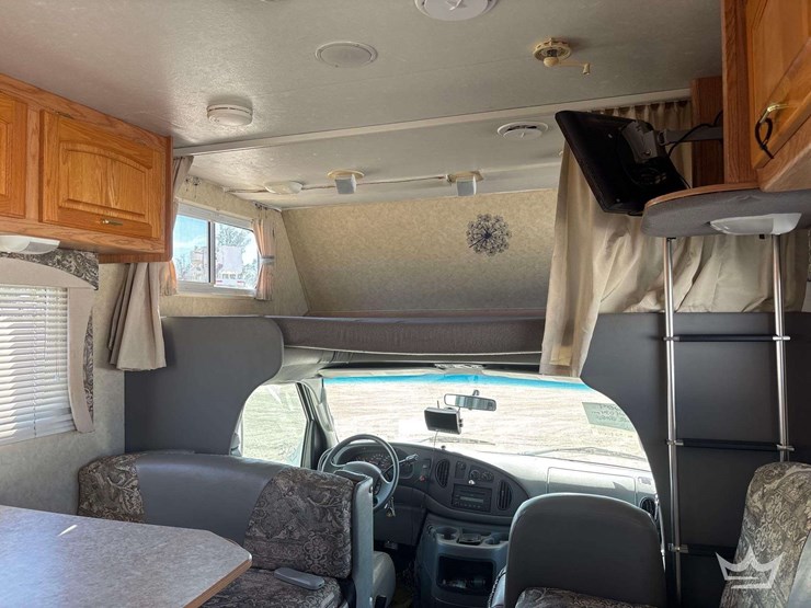 2004-ford-e450-image-41