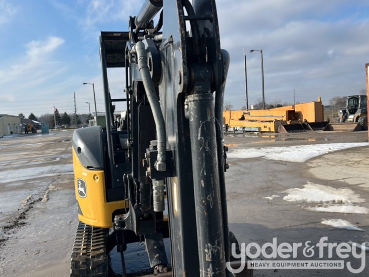 2021-deere-26g-image-17