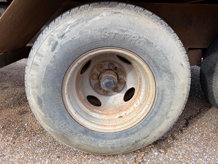 #7735-•-pj-gn-trailer-w/-3000gal-water-tank-&-pump-image-6