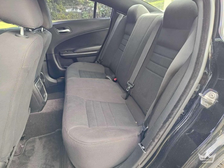 2018-dodge-charger-sedan-image-40