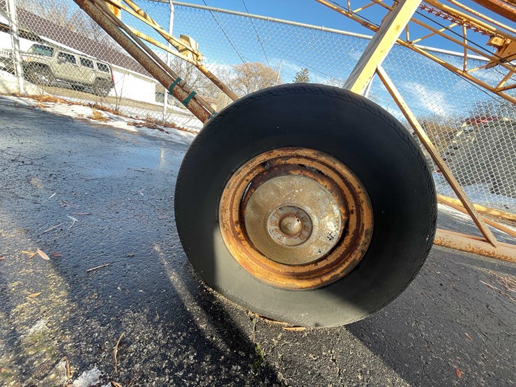 #2252-•-portable-conveyer-lift-image-14