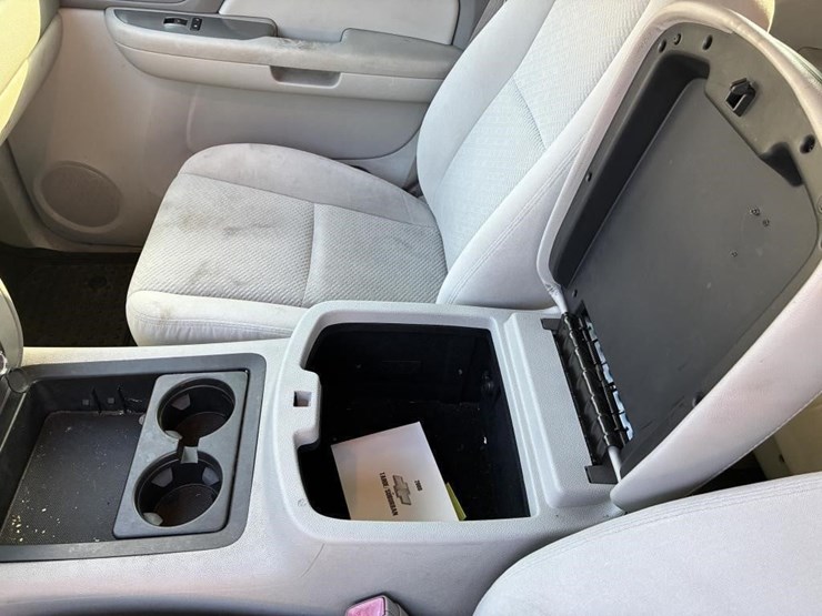 2008-chevrolet-tahoe-image-14