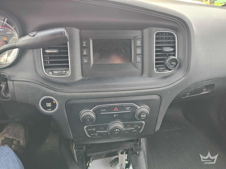 2017-dodge-charger-sedan-image-25