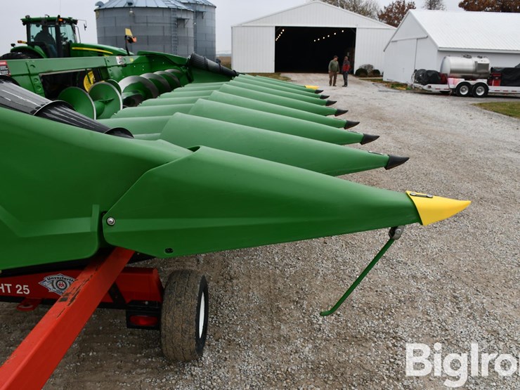 2024-john-deere-c8r-image-13