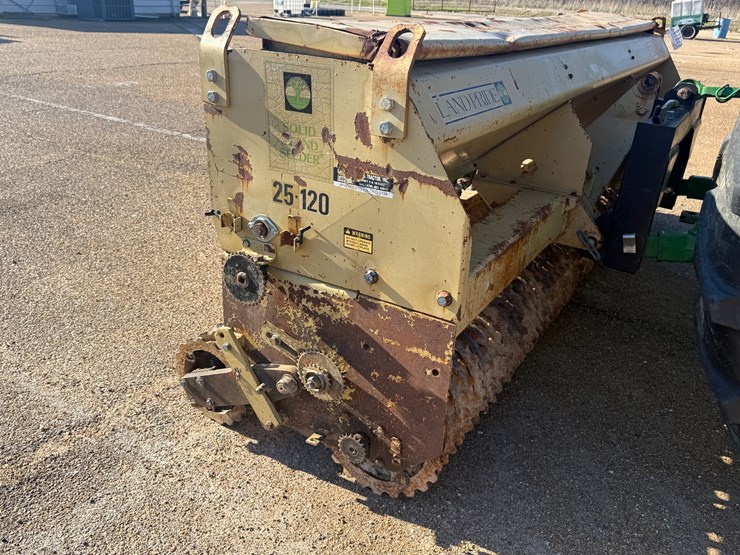 #7829-•-land-price/great-plains-seeder-image-5