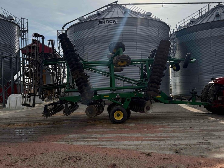 2013-john-deere-2623vt-image-4