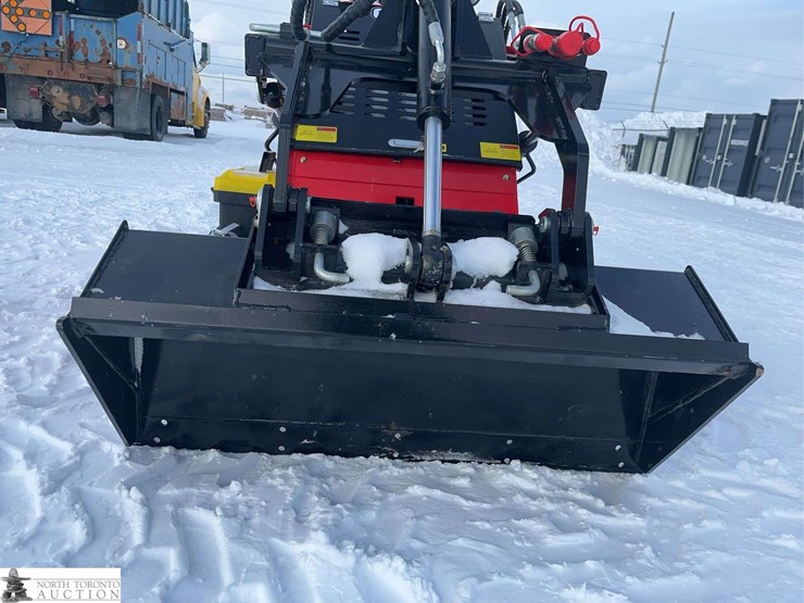 2026-unused-captok-ck380c-tracked-mini-skid-steer-image-15