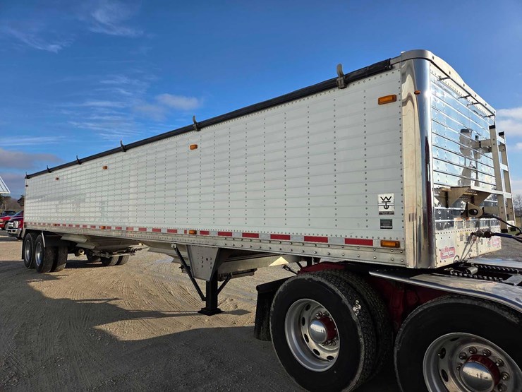 2011-wilson-hopper-bottom-image-4