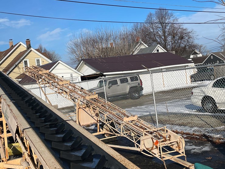 #2252-•-portable-conveyer-lift-image-1