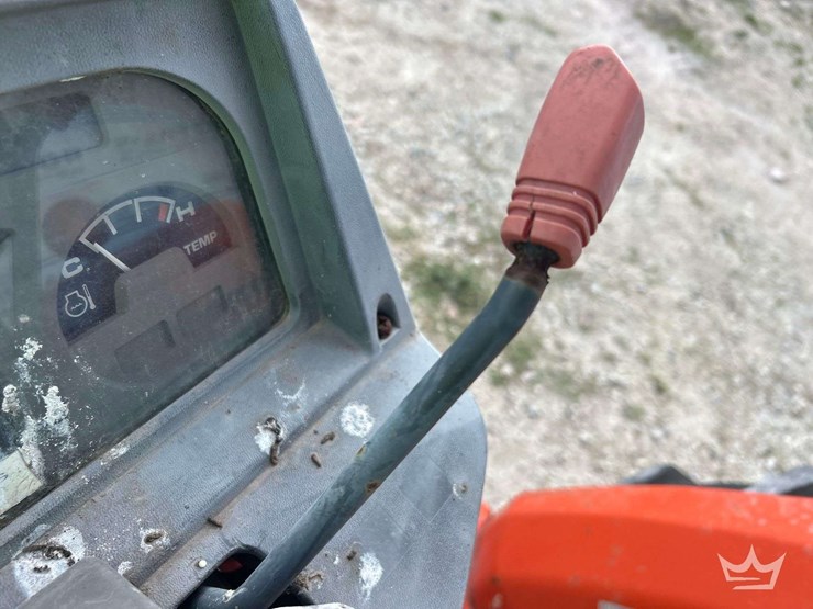 2001-kubota-l3300f-35hp-utility-tractor-with-caroni-tc710-6ft.-rotary-brush-mower-attachment-image-12