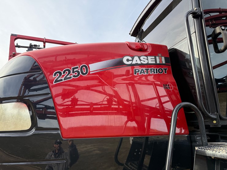 2019-case-ih-patriot-2250-image-22