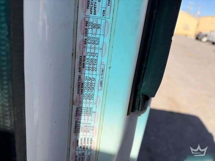 2013-peterbilt-567-image-6