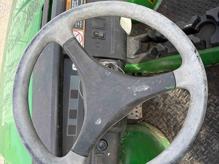 john-deere-gator-image-12