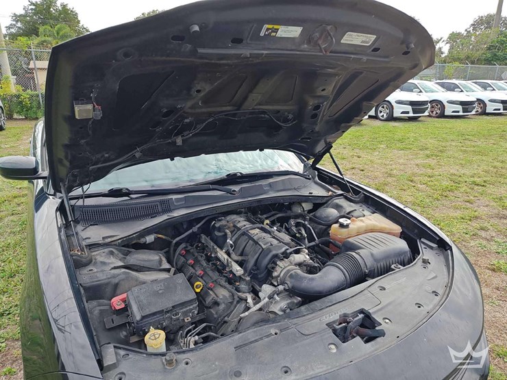 2015-dodge-charger-sedan-image-22