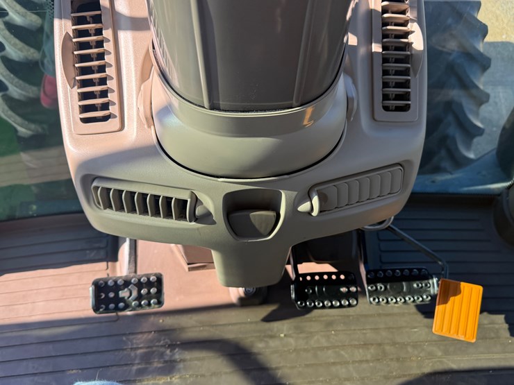 john-deere-6145r-image-25