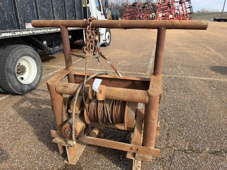 #7764-•-heavy-duty-winch-(hydraulic)-image-1