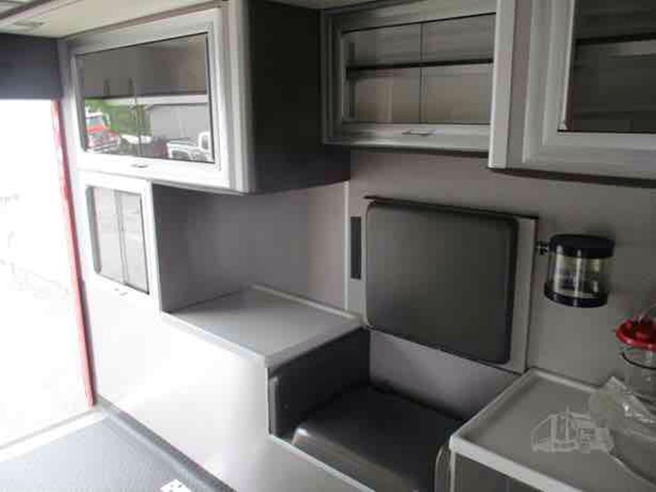 2004-ford-e450-image-24