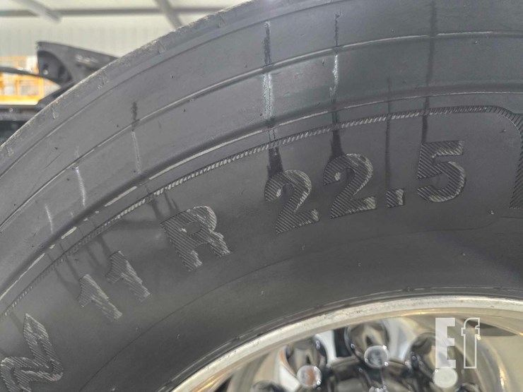 2017-kenworth-t880-image-37