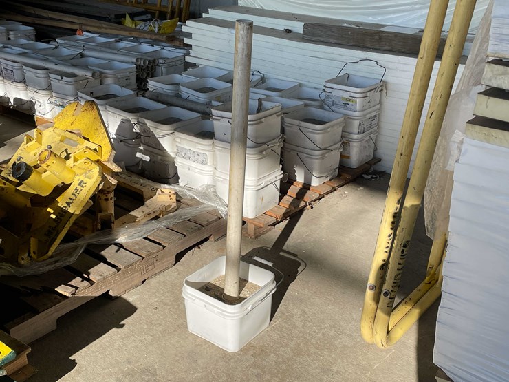 #2784-•-portable-safety-barrier-image-7