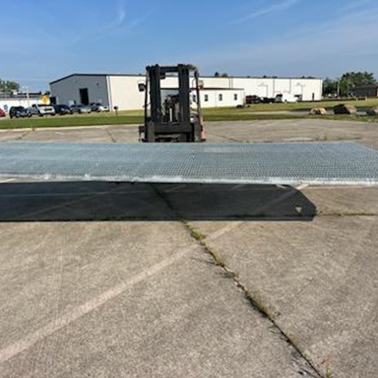 Galvanized Steel Hay Rack w/Mesh Floor