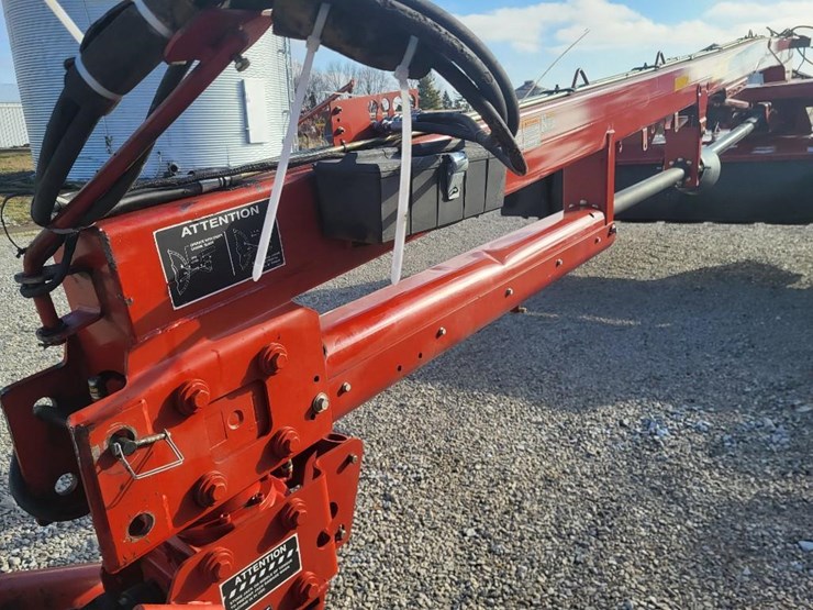 2011-new-holland-h7450-image-11