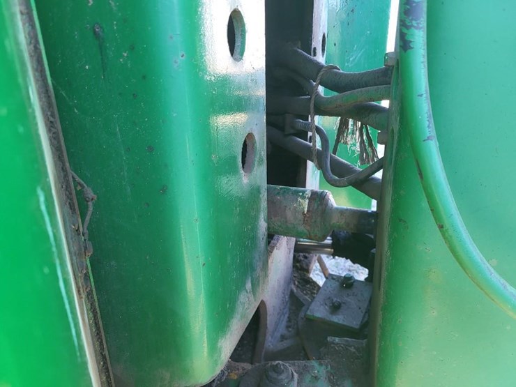 john-deere-7520-image-24