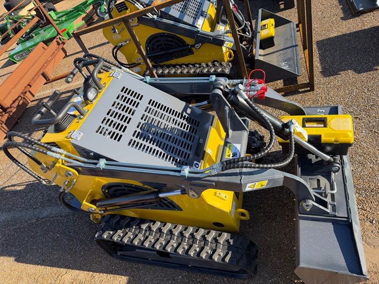 #7813-•-land-honor-lhrt460k1-mini-skid-steer-image-2