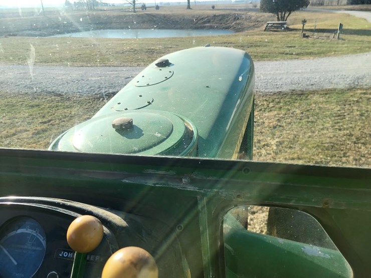 john-deere-7520-image-81