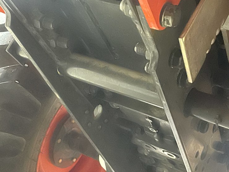 kubota-lx2610-image-35