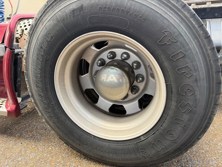 2014-kenworth-t660-image-23