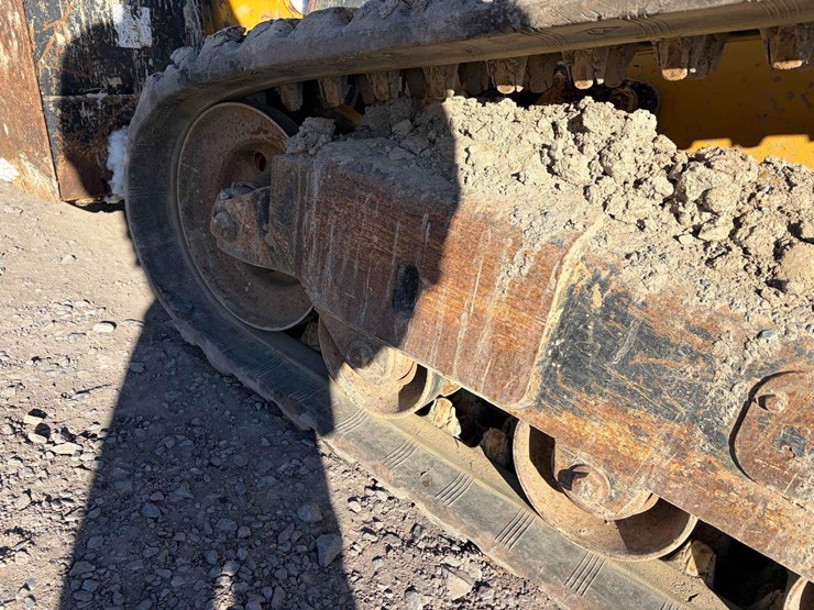 2017-deere-323e-image-8