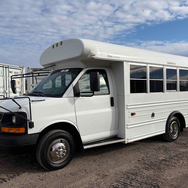 2005 Chevrolet Bus